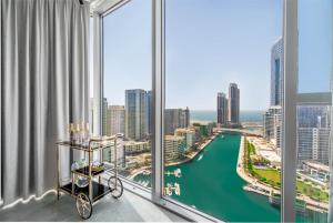 Deluxe Marina View 2BR - Stella Maris Retreat