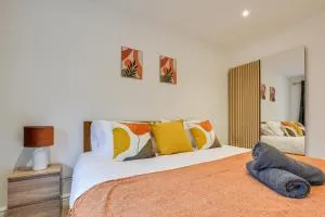 Warm & Cosy, Pet-friendly Home - Farnworth