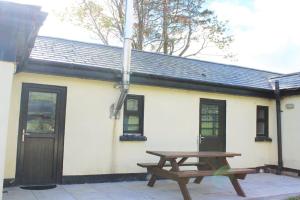 Cozy country cottage on Equestrian estate