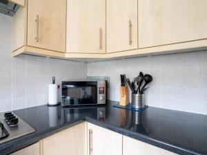 3 Bedroom family home Parking Garden Pass the Keys