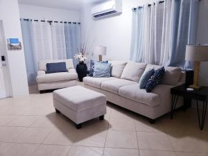 Ivys Luxury Townhouse