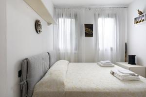 "Venetian Garden Escape" - Lagoon House