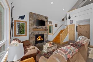 Driftwood Cabin Near Eagle River, WI