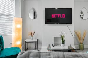 Stylish 4-Bed Home in Sheffield