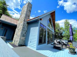 E5 Beautiful Bretton Woods slopeside home amazing views of Mount Washington Hot Tub AC