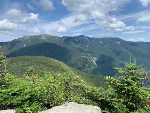 E5 Beautiful Bretton Woods slopeside home amazing views of Mount Washington Hot Tub AC