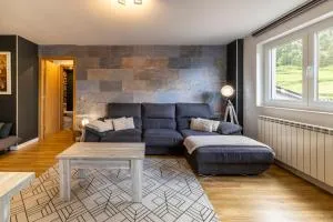 Terraza con Increibles Vistas Para 6 adultos y 2 extra niño - 3 habitaciones - 2 baños - ARINSAL - FREE PARKING l by BonesVacances - 阿林萨尔