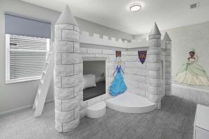 Villa Near Parks with Princess BR, Arcade, Theater