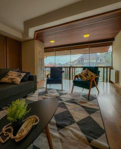 VV Suítes - Apto Rua Coberta