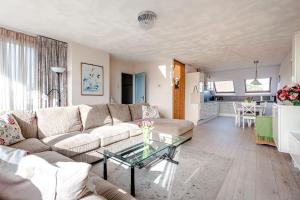 Sunny Spacious Apartment De Bijenkorf