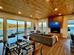 The Cove at Port Orford - 5 Ocean Front Suites