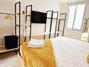 Spacious-Comfortable, King bed, Miraflores Area H16