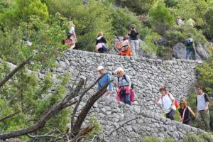 Spacious Retreat with Captivating Mnt View