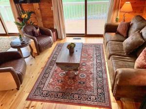 Heartwood Lavish Cottage in the Smoky Mountains