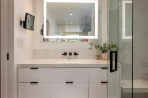 Renovated Aspen 2BR Condo - Walk to Gondola