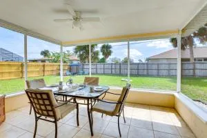 Venice Home with Fenced Yard 4 Mi to Beach! - 威尼斯