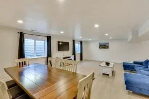 Sleek and Modern Morgan Abode Great for Families! - Morgan