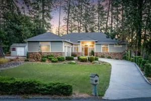 Cozy foothills home - Pinecrest