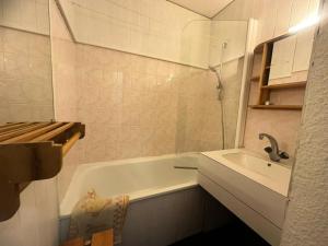 Résidence Carroley A - Comfortable appartement · Cœur de station · Balcon MAE-3587