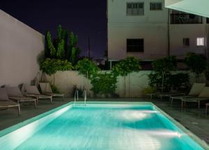 Olive Shared Pool Apartments