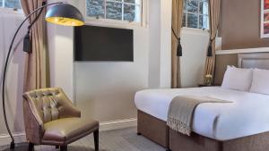 Classic Deluxe Double room in Fraser Suites Edinburgh