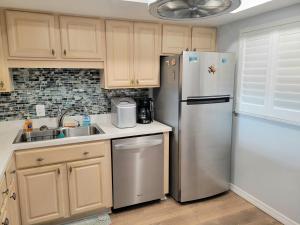 310 - Incredible ocean and pool views 1 bedroom