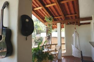 Casa Redonda Penthouse, In the Heart of Sayulita with ocean view and rooftop palapa with hammock