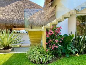 Casa Mona - Beachfront Luxury Villa - Verified Listing