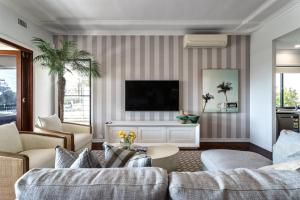 Bilinga Beachfront House