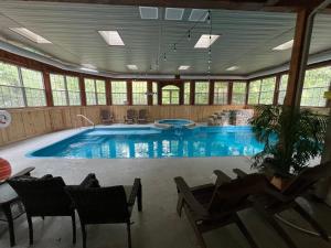Escape to The Estate at Mill Creek Luxury 5Bed with Private Pool Hot Tub Game Room Fire Pit