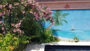 Appartements Appt Independant 4 5 ou 6 personnes piscine direct gare ou aeroport Jardin Piscine : photos des chambres