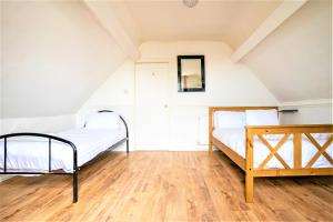 Travellers Stays In The Heart Of Orrell Park