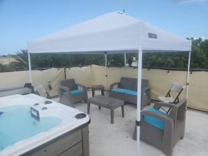 Stargaze Comfort Under the Stars & Arcade Room