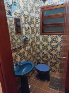 Linda casa com piscina 100 metros da praia