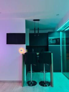 STUDIO HORIZON - SEA VIEW - POOL- Air Conditioner - Kitchen - Wifi -TV Train - Bus -