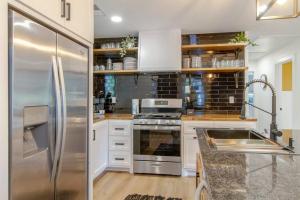 NashOasis 10 Min to DT, Gameroom, Huge Yard