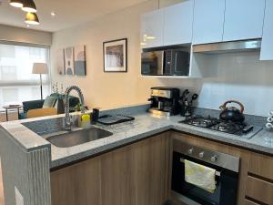 San Isidro, lindo depa , 2tv wifi, piscina, lavanderia