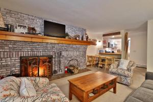Sunrise Timberline M1- Cozy 2 BR Ski On Ski Off Condo