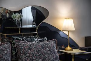 Alunana Premium & Fireplace apartment in Art Nouveau district, 63 sqm, 1870s, Self check-in