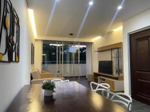 Plazetto Laurles Apartamento bonito de 3 alcobas Parquedero