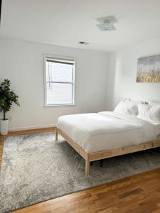 Stylish Evergreen Apartment By Newark Airport
