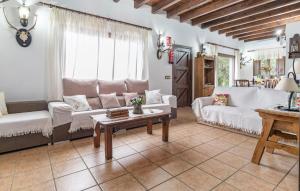 3 Bedroom Cozy Home In Algatocin