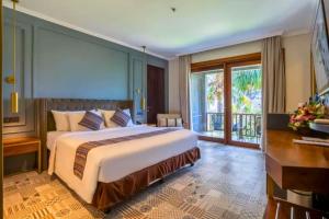 Paneri 1 BR Suite Pool View ZN250