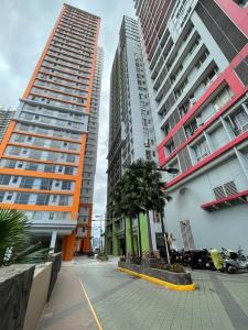 Milia Condo w Free use of Swimming pool & Gym