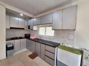 Villa kota bunga puncak bogor ada kolam pribadi