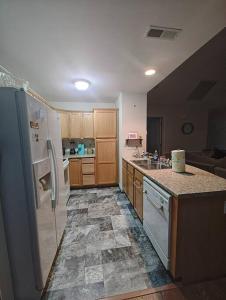 Workers Love It Here! 3 Bedroom House with screened in porch