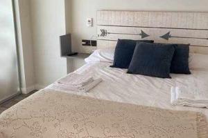 Moderno piso mirando al mar