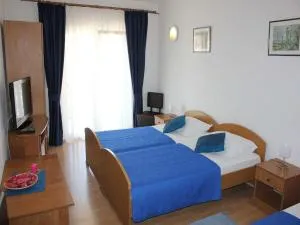 Guest House San Antonio - Deluxe Room with Patio no 4 - Rogotin