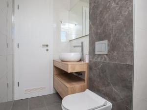 Apartments Dva Galeba - One Bedroom Apartment with Sea View 206