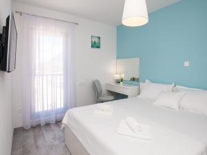 Apartments Dva Galeba - One Bedroom Apartment with Sea View 206